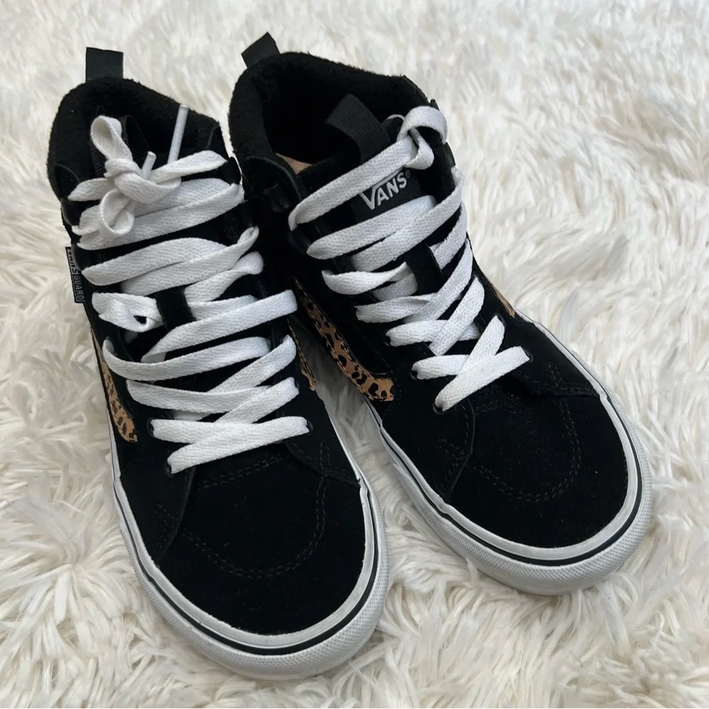 Converse kids‎ hi top sneakers size 2.5